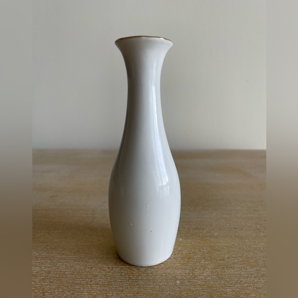 Vintage Retro Bud Vase - Audrey Hepburn-esque - Picture 3 of 9